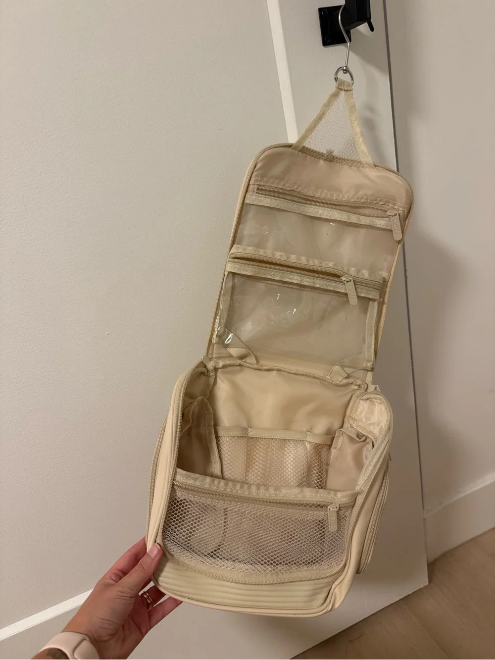 DEZI Cream Ribbed Top-Handle Cosmetic Case